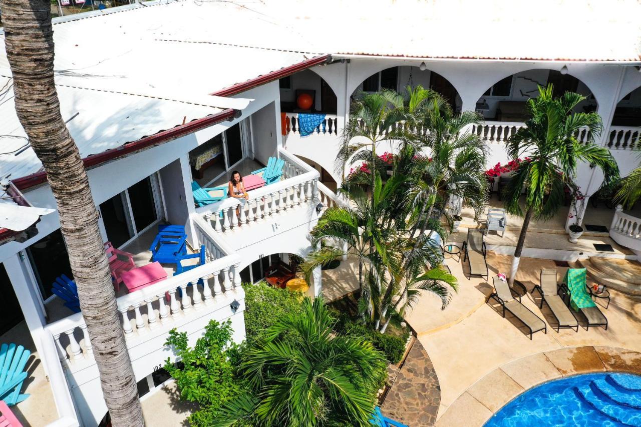 Hotel Mar Rey Tamarindo Exterior photo